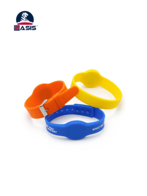 Vòng đeo tay Gắn Chip RFID