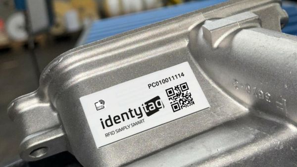 Ăng-ten thẻ RFID on-metal được thiết kế để hoạt động trên bề mặt kim loại